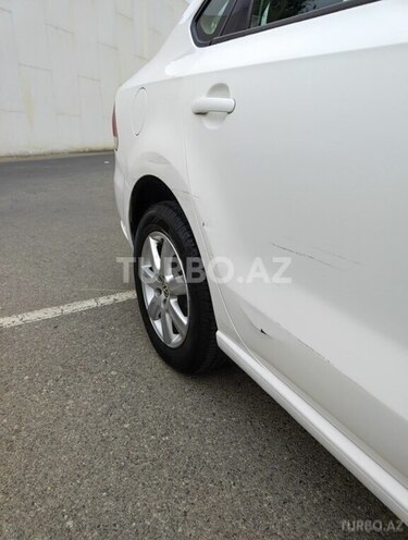 Volkswagen Polo 2012, 95,000 km - 1.6 л - Bakı