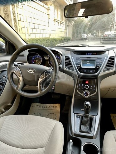 Hyundai Elantra 2015, 107,000 km - 1.8 l - Bakı