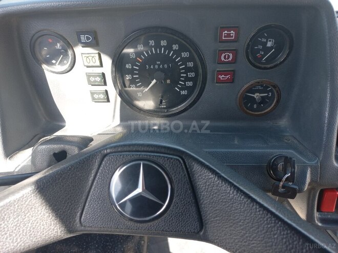 Mercedes 208 D-4
