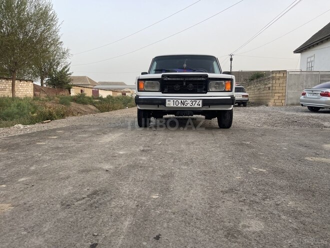 LADA (VAZ) 2107 2004, 100,000 km - 1.6 l - Salyan