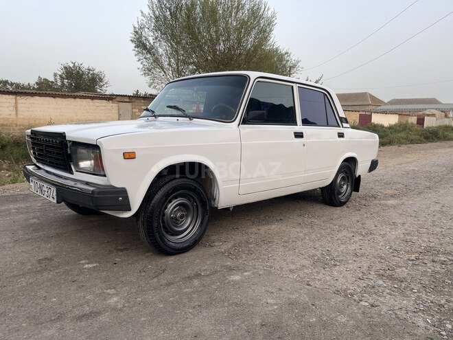 LADA (VAZ) 2107 2004, 100,000 km - 1.6 l - Salyan