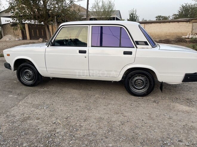 LADA (VAZ) 2107 2004, 100,000 km - 1.6 l - Salyan