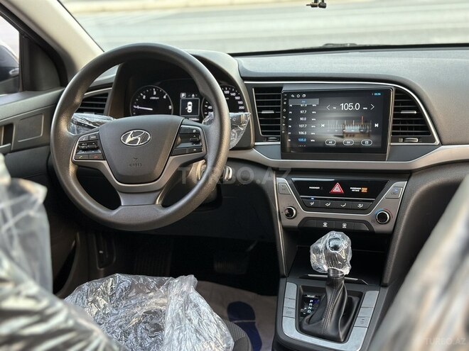 Hyundai Avante-9