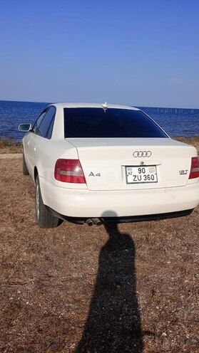 Audi A4 2000, 350,000 km - 1.8 l - Şirvan