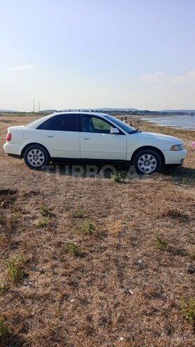 Audi A4 2000, 350,000 km - 1.8 l - Şirvan