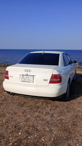 Audi A4 2000, 350,000 km - 1.8 l - Şirvan