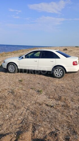 Audi A4 2000, 350,000 km - 1.8 l - Şirvan