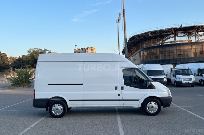 Ford Transit-3