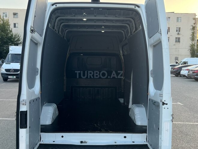 Ford Transit-8