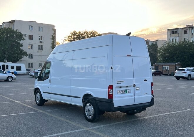 Ford Transit-6