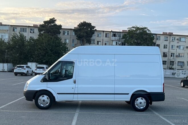 Ford Transit-4