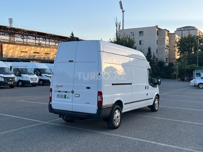 Ford Transit-5