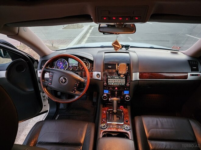 Volkswagen Touareg-3