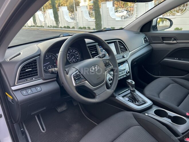 Hyundai Elantra 2017, 90,000 km - 2.0 l - Bakı