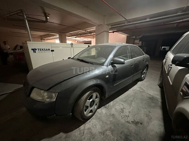 Audi A4 2005, 245,000 km - 2.0 l - Bakı