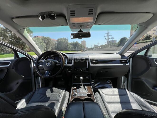 Volkswagen Touareg-8
