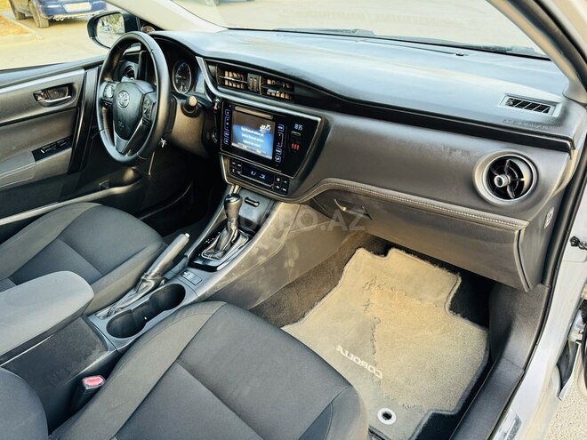 Toyota Corolla 2017, 92,000 km - 1.6 l - Bakı