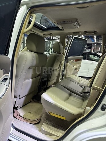 Toyota Land Cruiser Prado-13