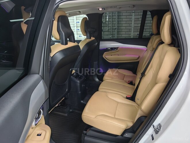 Volvo XC90-8
