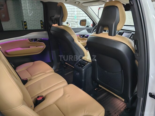 Volvo XC90-10