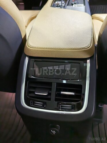 Volvo XC90-11