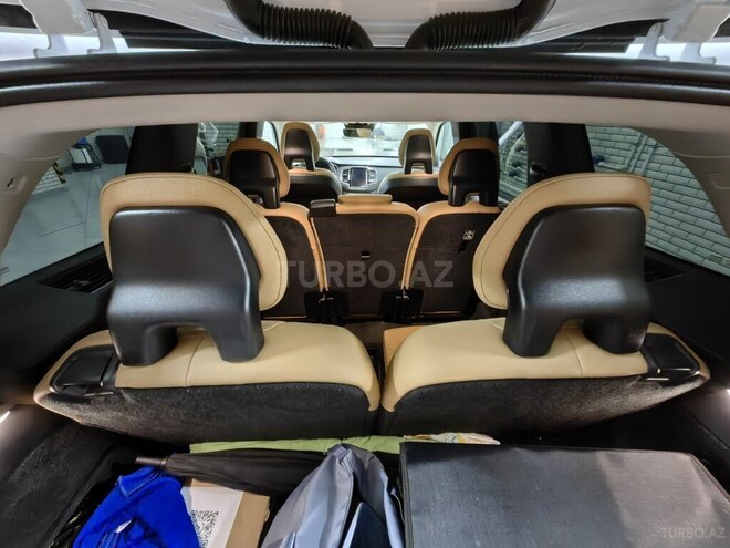 Volvo XC90-17