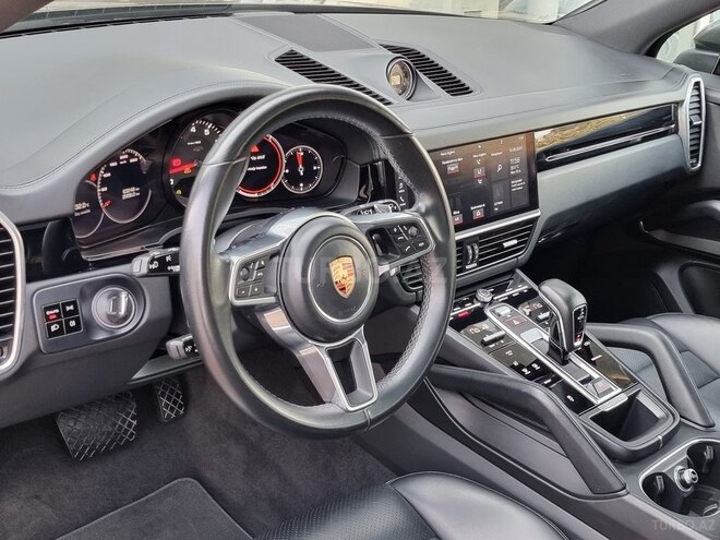 Porsche Cayenne-10