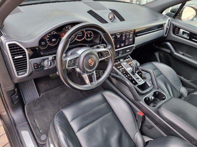Porsche Cayenne-11