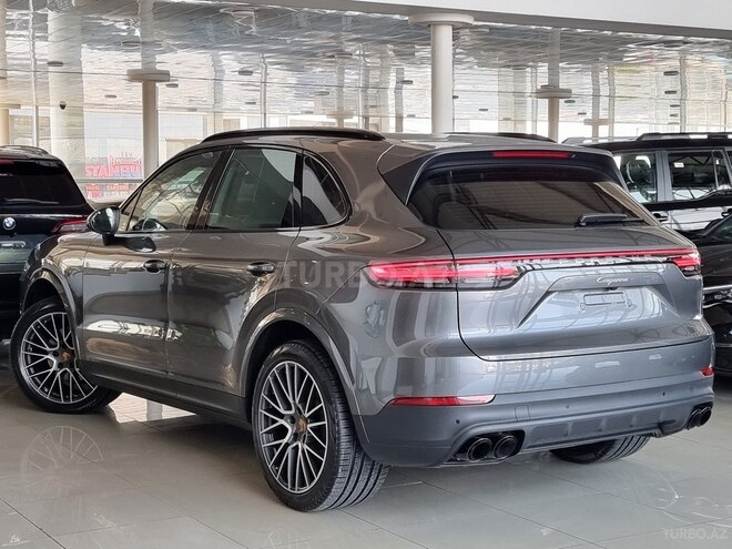 Porsche Cayenne-6