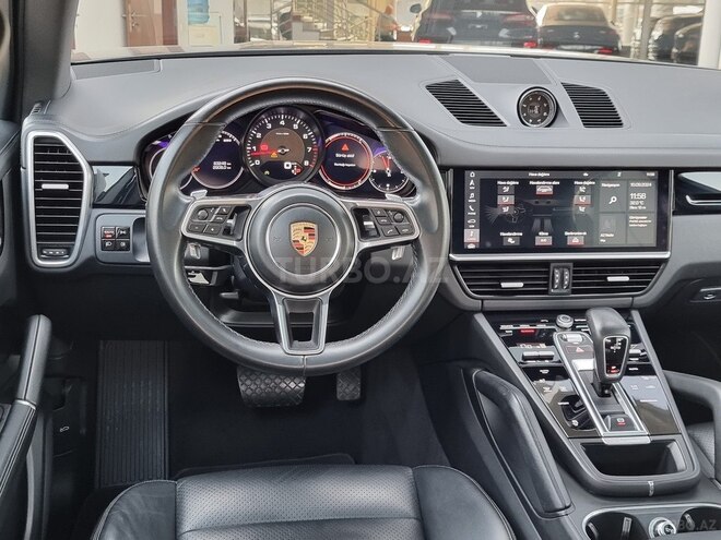 Porsche Cayenne-12