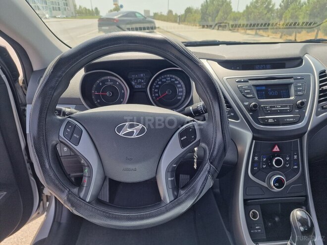 Hyundai Avante-15