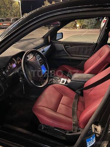 Mercedes E 320 1997, 299,000 km - 3.2 l - Bakı
