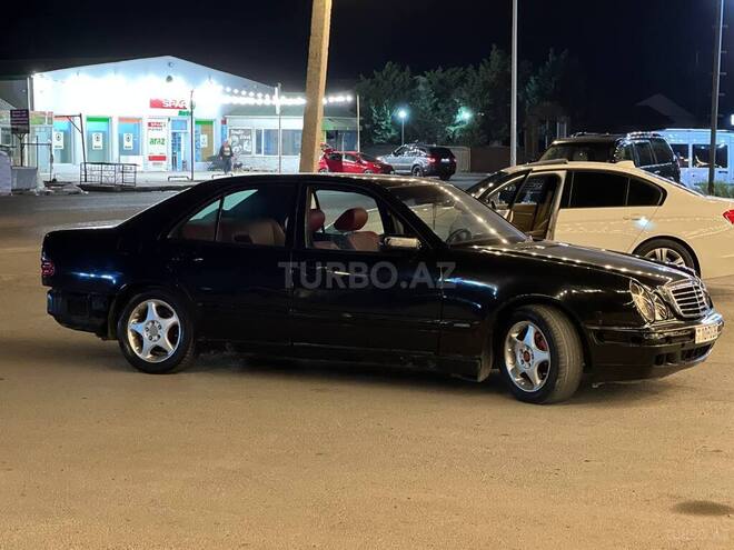 Mercedes E 320 1997, 299,000 km - 3.2 l - Bakı