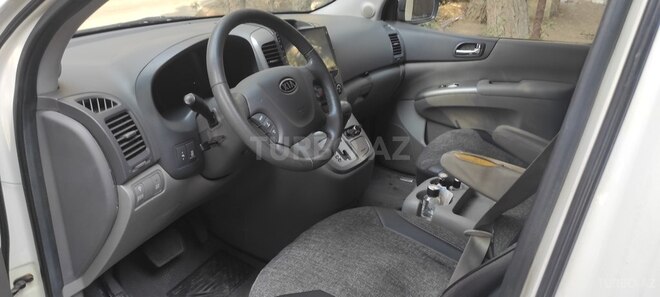 Kia Carnival-8