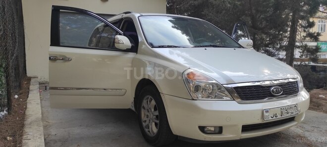Kia Carnival-5