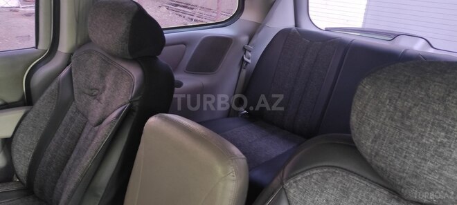 Kia Carnival-7