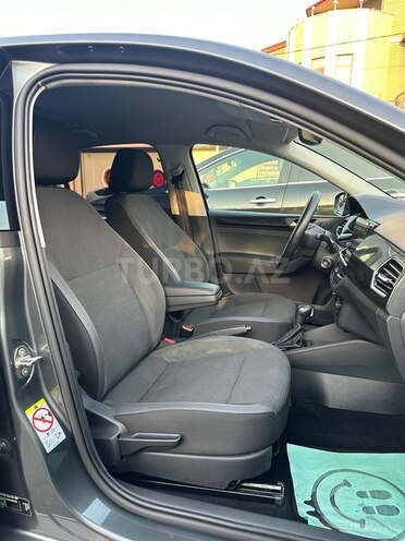 Volkswagen Polo 2021, 54,600 km - 1.6 л - Bakı
