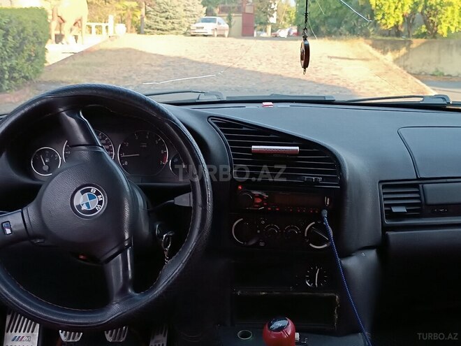 BMW 318 1996, 333,333 km - 1.8 л - Zaqatala