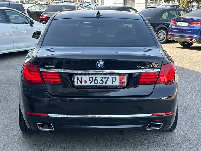 BMW 750-7