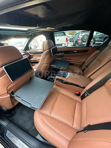 BMW 750-13