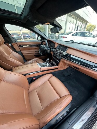 BMW 750-12
