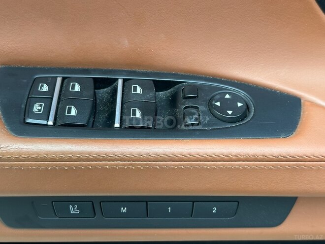 BMW 750-19