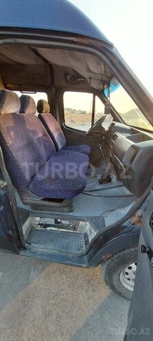 Ford Transit-8
