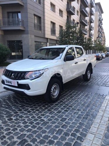 Mitsubishi L200 2019, 221,401 km - 2.4 л - Bakı