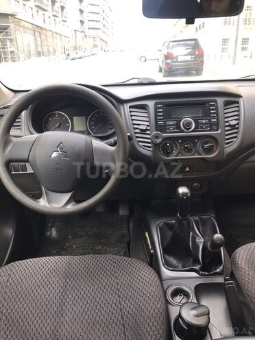 Mitsubishi L200 2019, 221,401 km - 2.4 л - Bakı