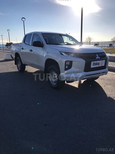 Mitsubishi L200-2