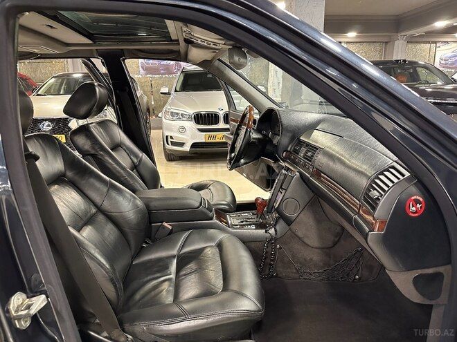 Mercedes S 320-11
