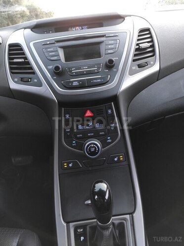 Hyundai Avante 2015, 250,000 km - 1.6 l - Bakı