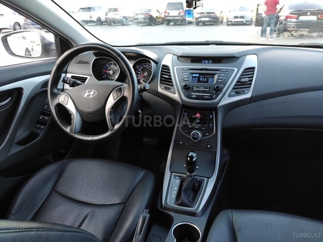 Hyundai Avante 2015, 250,000 km - 1.6 l - Bakı