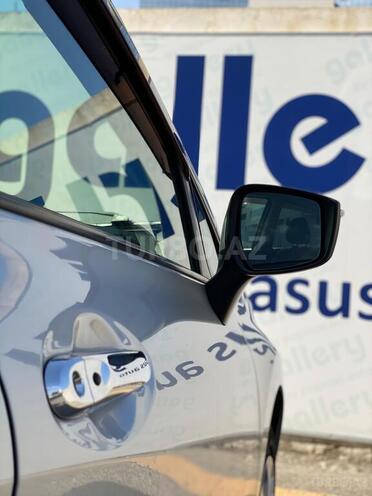 Nissan Note-5